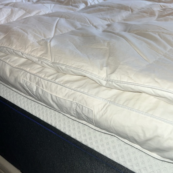 Boll & Branch Queen Cloud Cover Featherbed - Picture 4 of 10